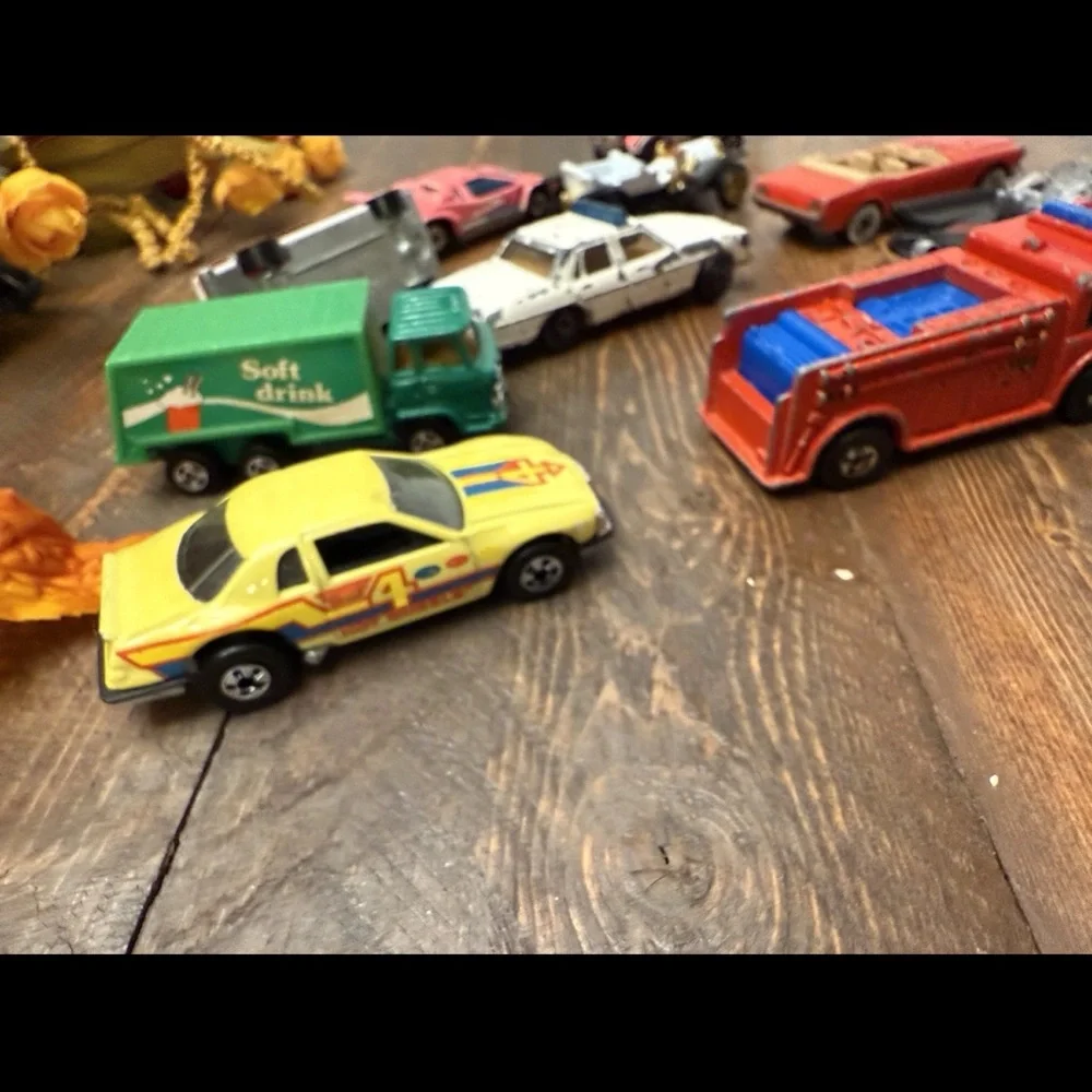 Vintage Hot Wheels Die Cast Car Lot & matchbox Car Toys Orginal Case 19 Cars 60s